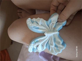 סקוושי פרפר דביק