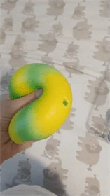 כדור ירוק צהוב נעים