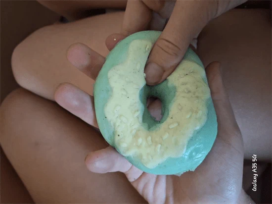 דונאטס כחול דביק