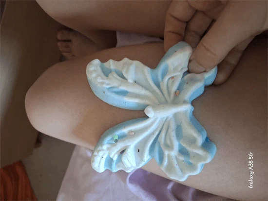 סקוושי פרפר דביק